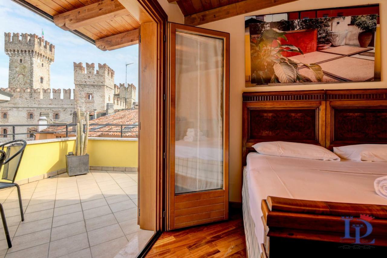 Desenzanoloft Official Partner Marriott Homes & Villas -Penthouse Never Say Never Sirmione Castle View Экстерьер фото